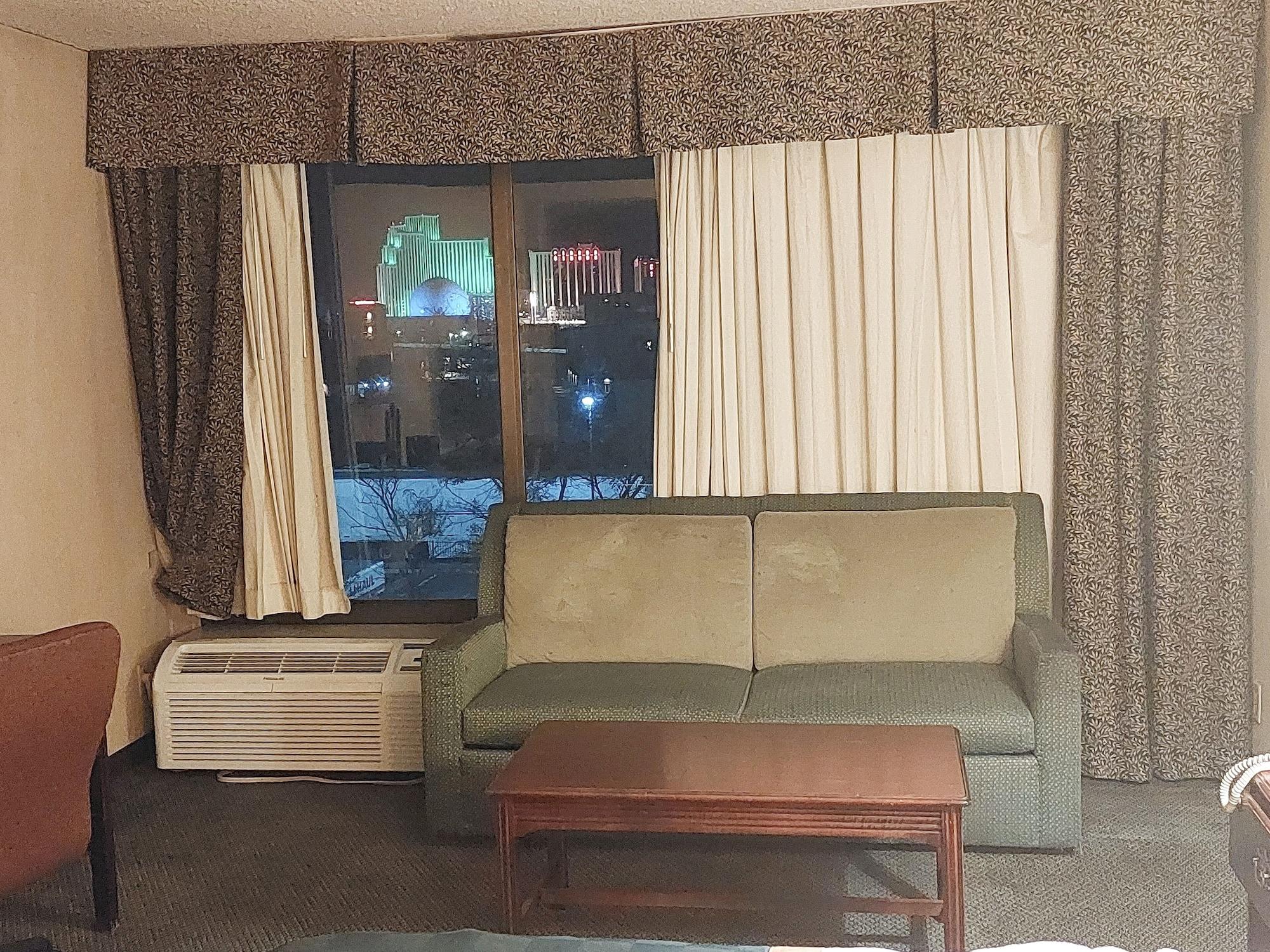Ramada By Wyndham Reno Hotel & Casino Eksteriør billede