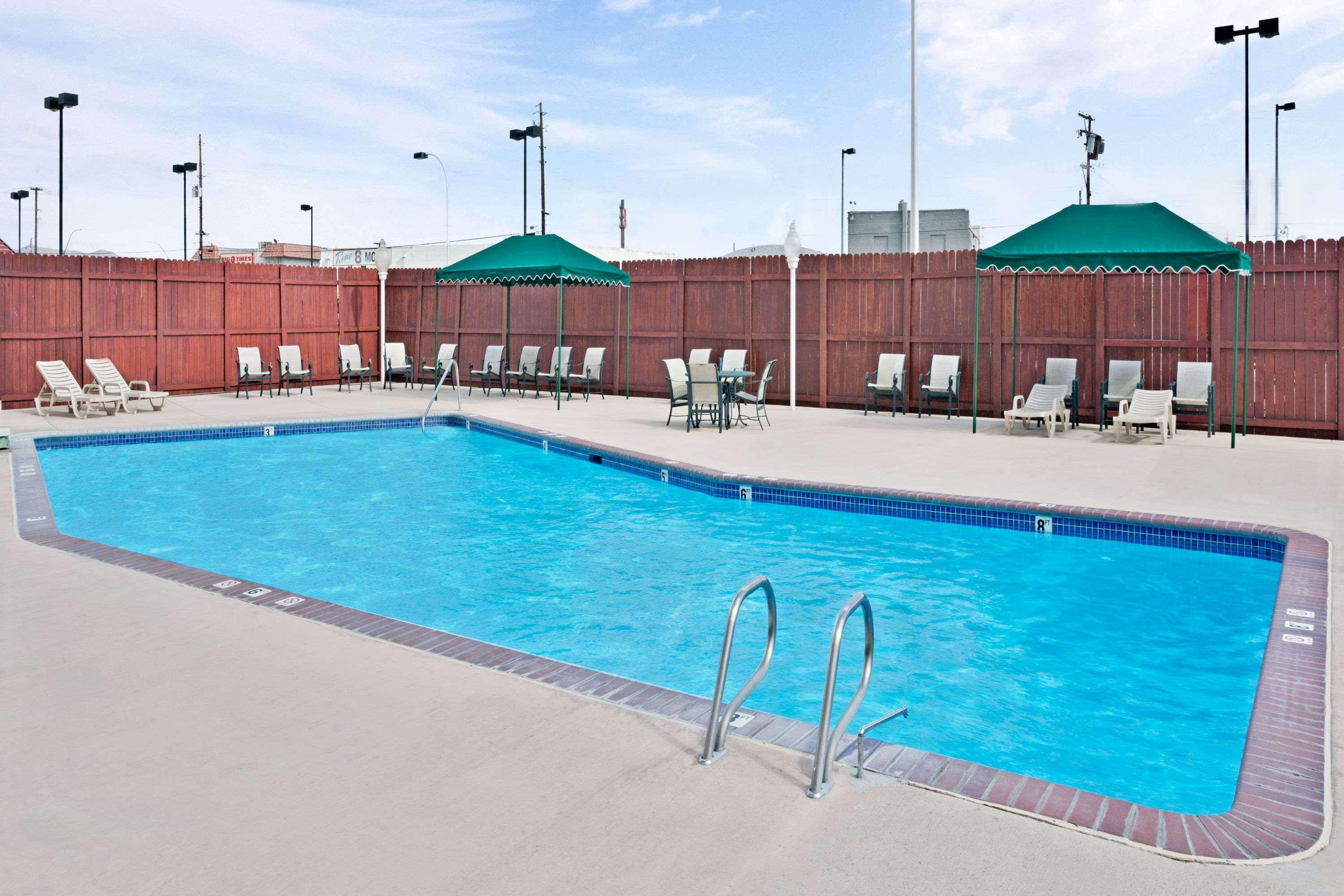 Ramada By Wyndham Reno Hotel & Casino Eksteriør billede