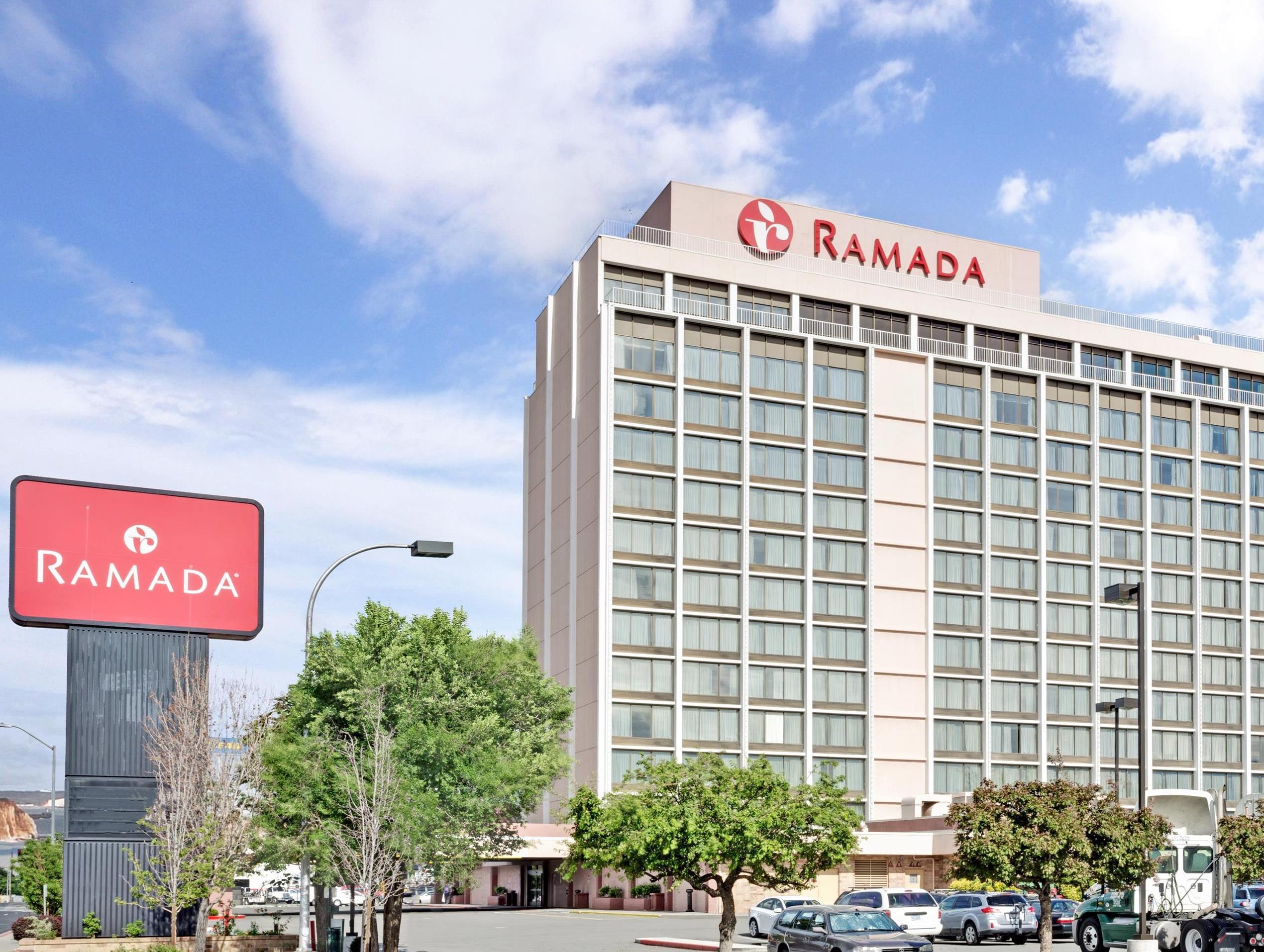 Ramada By Wyndham Reno Hotel & Casino Eksteriør billede
