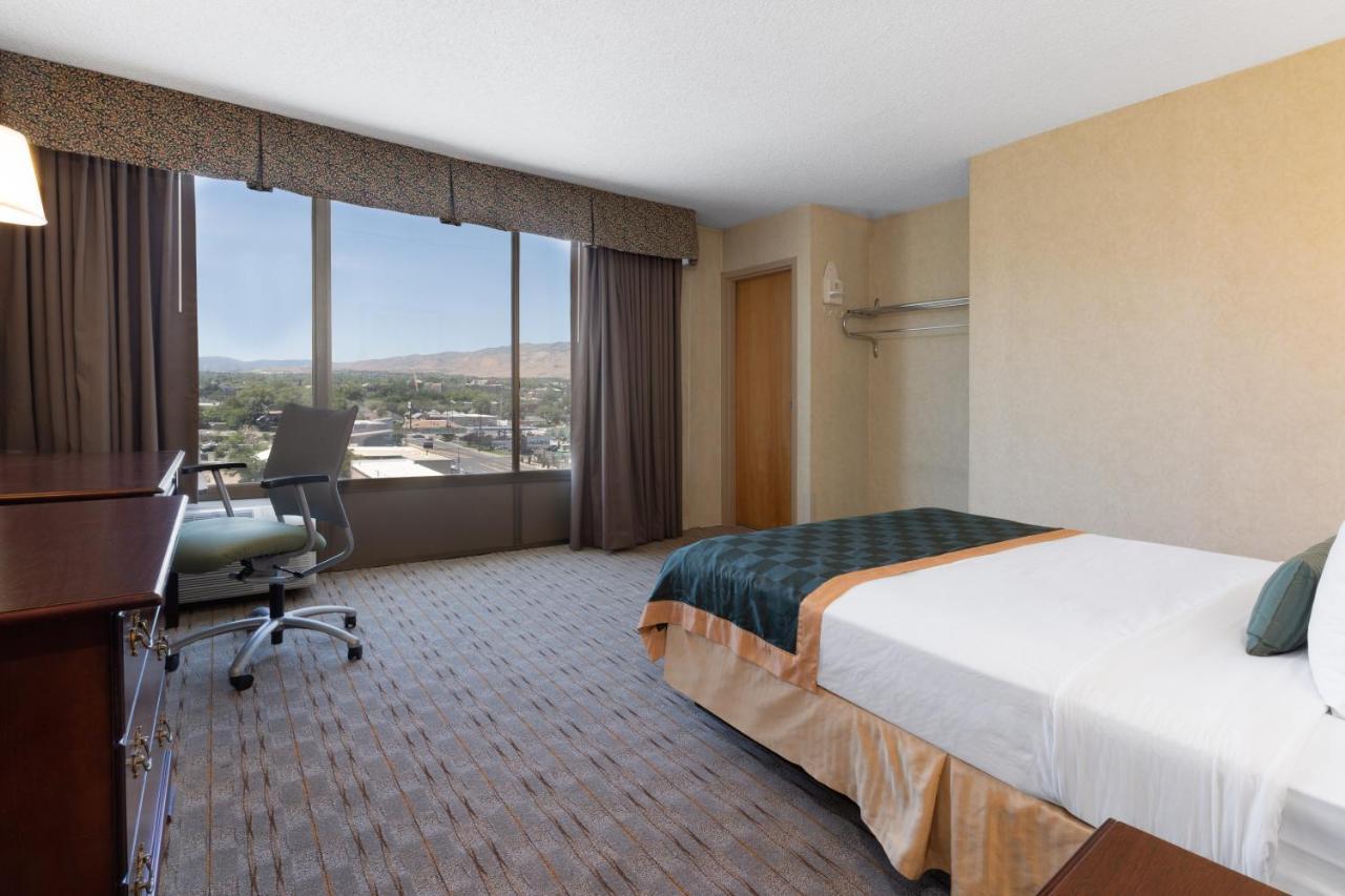 Ramada By Wyndham Reno Hotel & Casino Eksteriør billede
