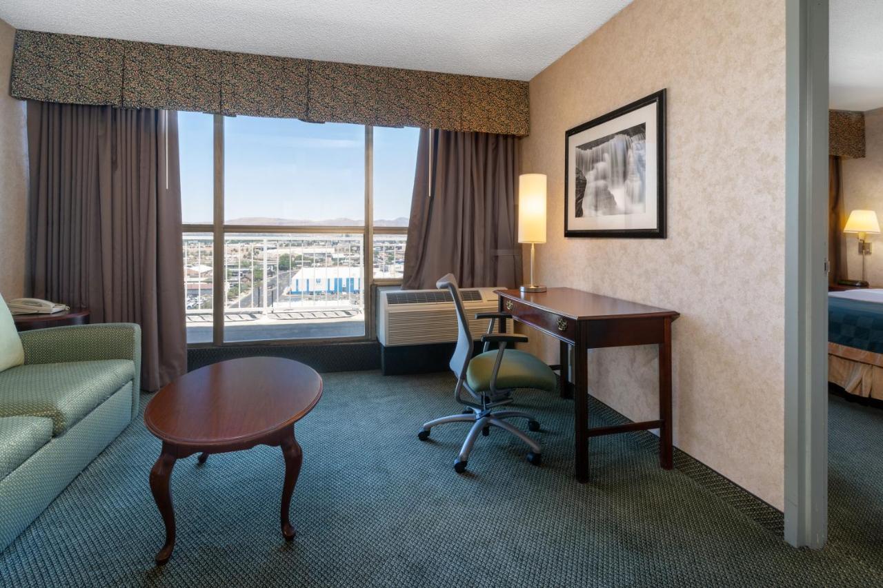Ramada By Wyndham Reno Hotel & Casino Eksteriør billede