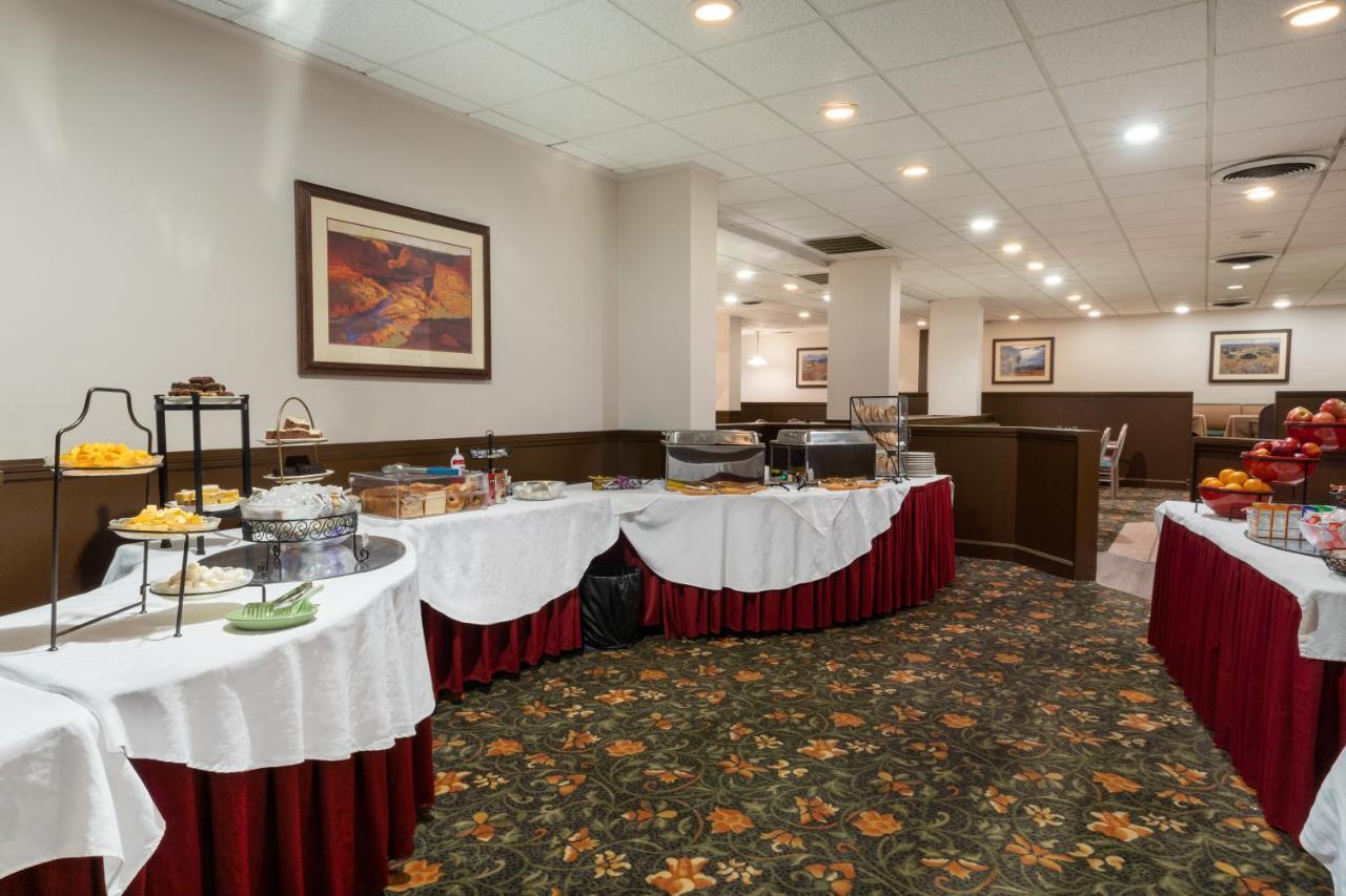 Ramada By Wyndham Reno Hotel & Casino Eksteriør billede
