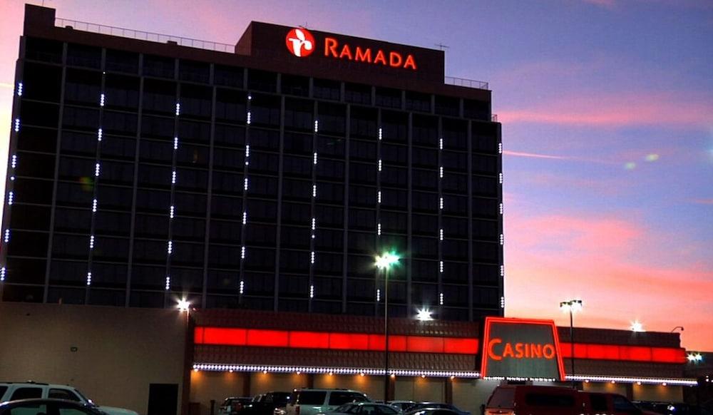 Ramada By Wyndham Reno Hotel & Casino Eksteriør billede