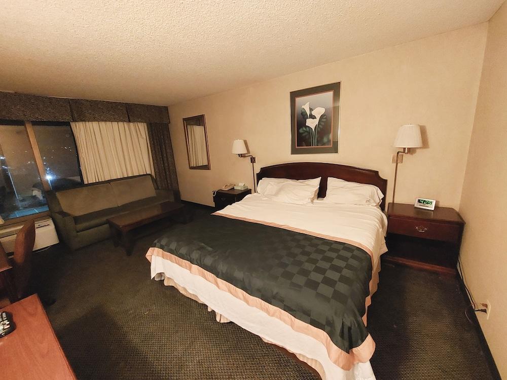 Ramada By Wyndham Reno Hotel & Casino Eksteriør billede