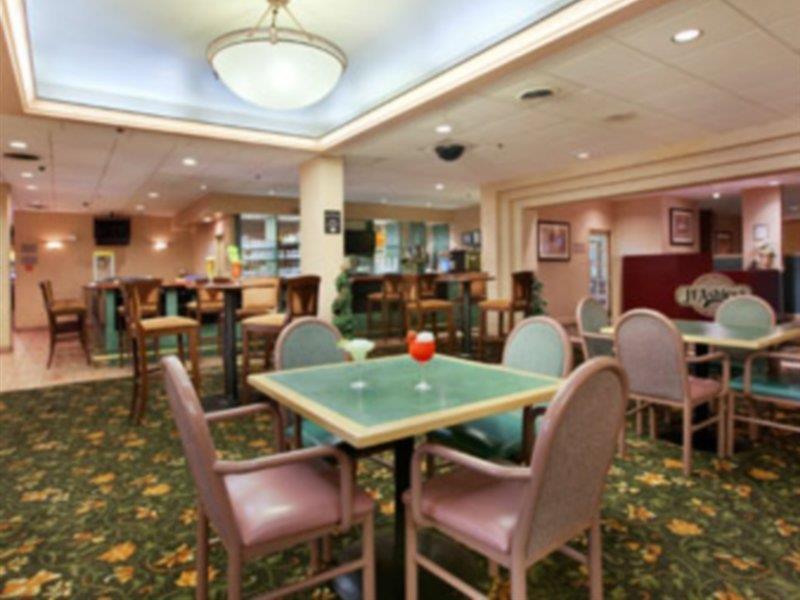 Ramada By Wyndham Reno Hotel & Casino Eksteriør billede